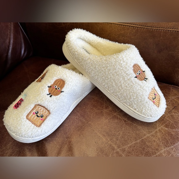 Aeropostale Shoes - Aeropostale | PB&J NWOT - M (7/8)